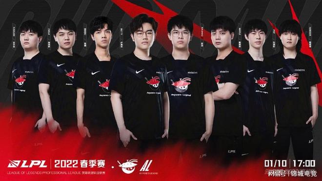 这使得他在 这使得他在